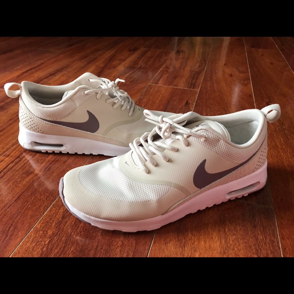 Nike Women’s Air Max Thea